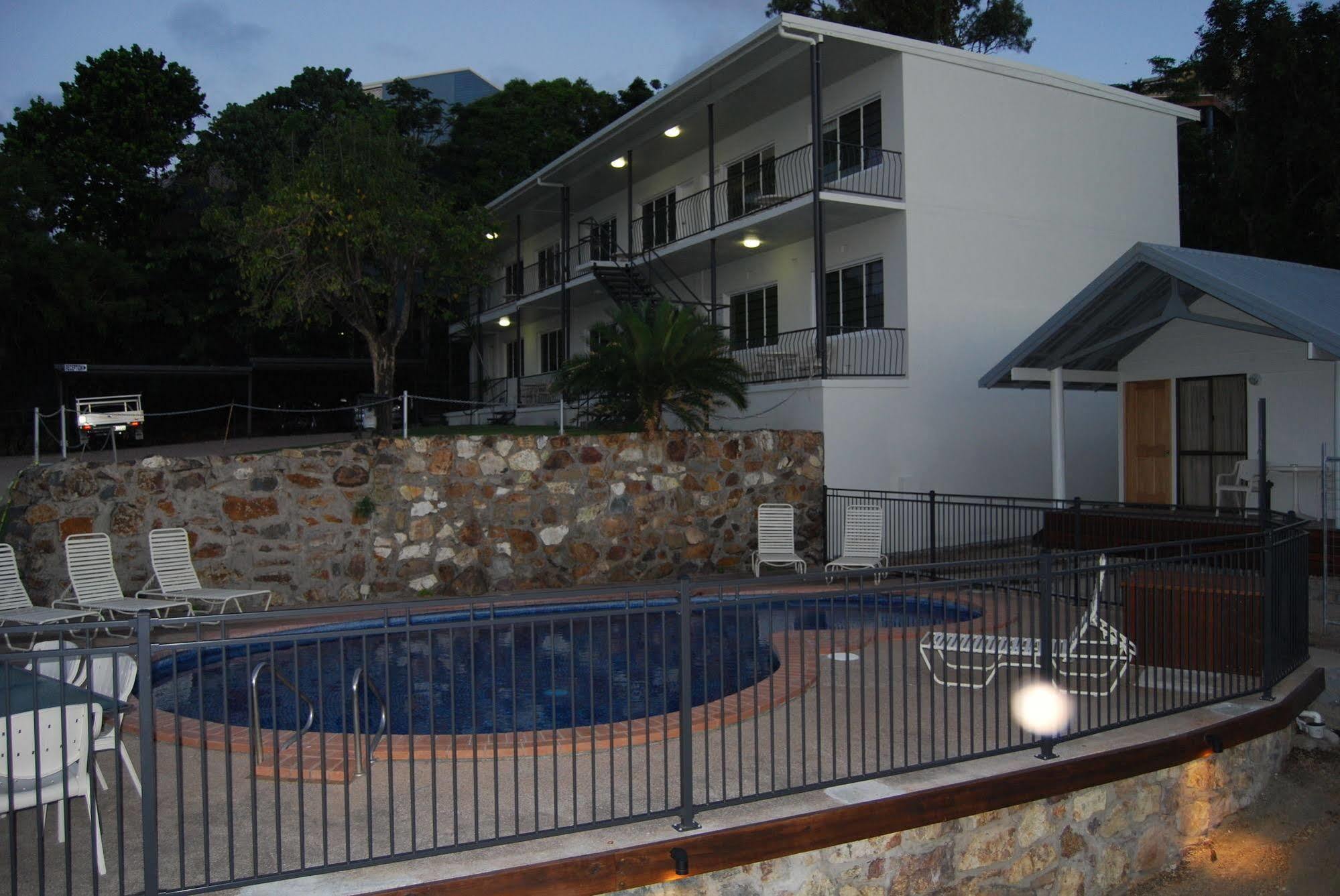 Airlie Beach Apartments Екстер'єр фото